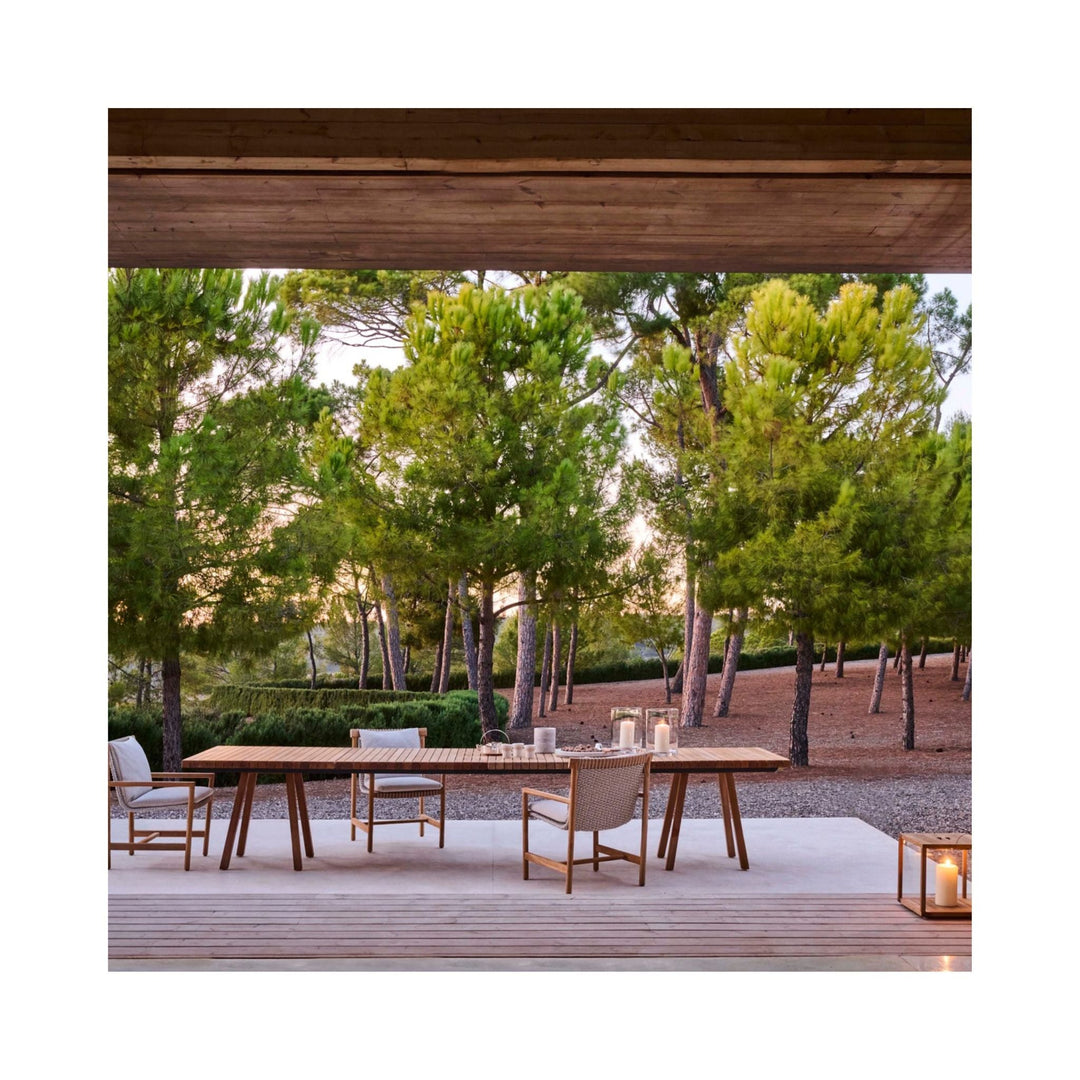 Vis À Vis dining table - Sutherland Interiors