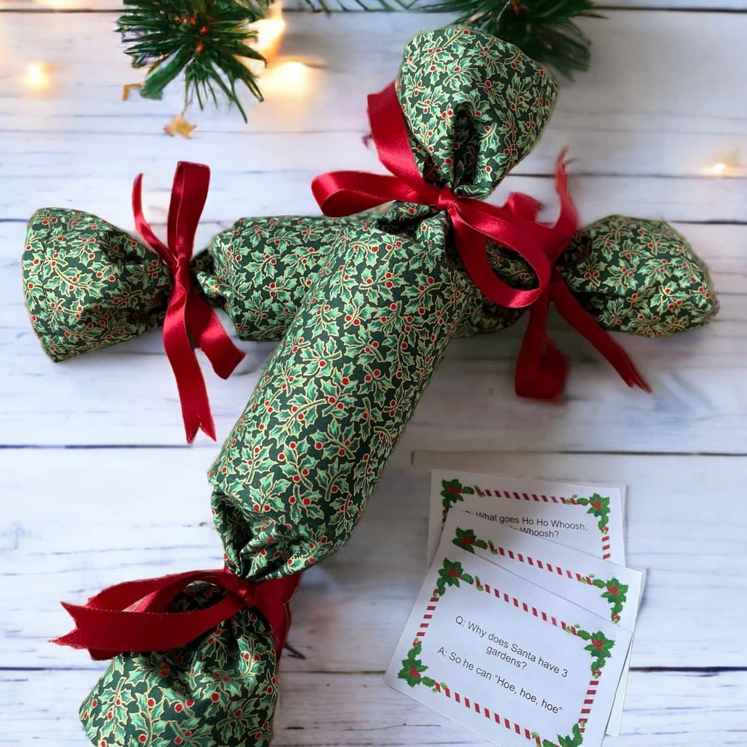 Holly Berry Green - Luxury Reusable Christmas Crackers - Sutherland Interiors